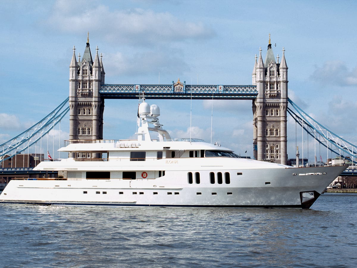 Superyacht Ilonka cruising on the River Thames with Tower Bridge in the background.
